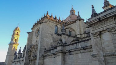 Jerez de la Frontera İspanya 'nın güneyinde yer alan bir şehirdir.
