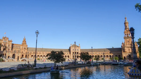 Niesamowity plac Hiszpanii, Plaza de Espana en Seville — Zdjęcie stockowe