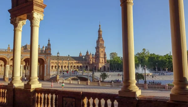 Удивительная площадь Испании, Plaza de Espana en Seville — стоковое фото