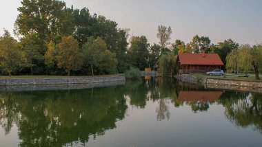 Kis jsz II termal banyosu olan güzel bir şehir Akacliget.