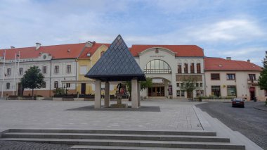 Keszthely, Balaton Gölü kıyısında küçük bir tatil köyü.