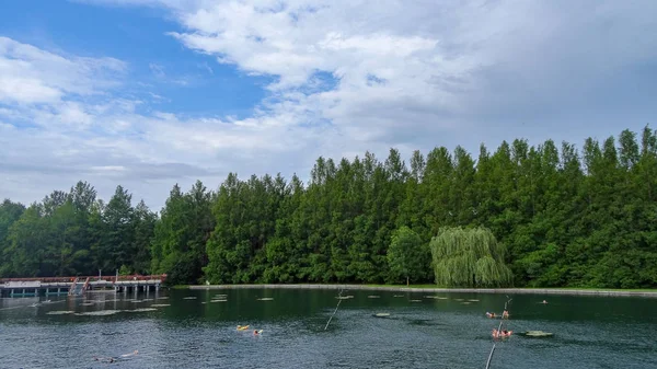 Lake Heviz é um resort incrível no oeste da Hungria — Fotografia de Stock