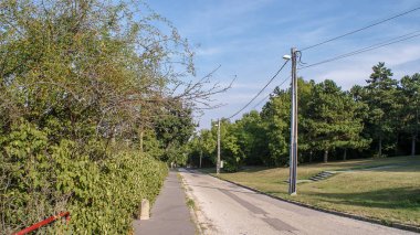 Budapeşte Macaristan 'ın başkentidir, güzel bir şehir.