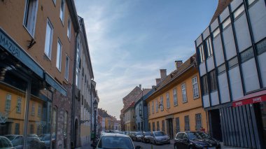 Budapeşte Macaristan 'ın başkentidir, güzel bir şehir.