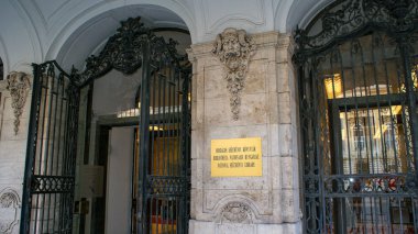 Budapeşte Macaristan 'ın başkentidir, güzel bir şehir.