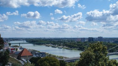 Bratislava Slovakya 'nın başkentidir, güzel mimaridir.
