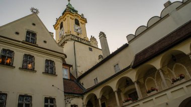 Bratislava Slovakya 'nın başkentidir, güzel mimaridir.