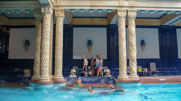 Kąpielisko termalne Gellert w Budapeszcie to dobre miejsce na relaks — Zdjęcie stockowe