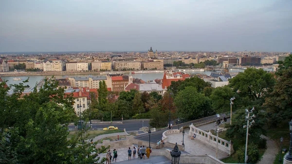 Budapest es la capital de Hungría, hermosa ciudad — Foto de Stock