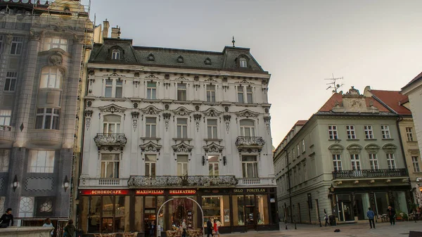Bratislava Slovakya 'nın başkentidir, güzel mimaridir. — Stok fotoğraf