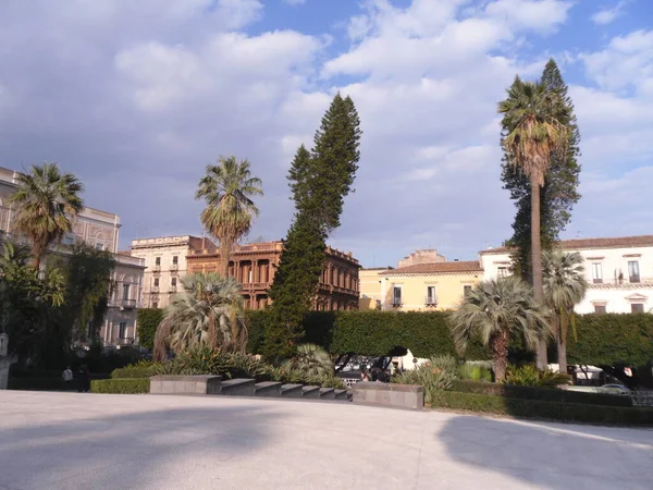 Catania es una hermosa ciudad en Sicilia isla, Italia —  Fotos de Stock