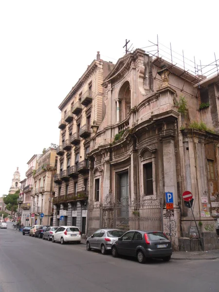 Catania är en vacker stad på Sicilien, Italien — Stockfoto