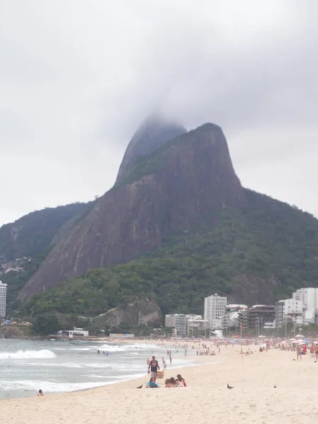 O Rio de Janeiro é uma cidade famosa no Brasil. Vistas incríveis — Fotografia de Stock