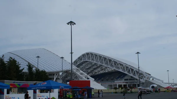 Sochi es una hermosa ciudad en el mar Negro — Foto de Stock