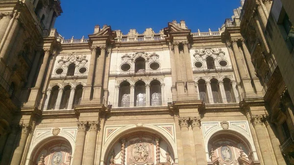 Malaga è una città vecchia e molto bella in Spagna — Foto Stock