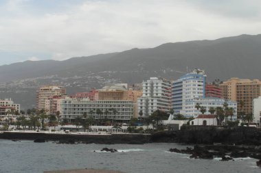 Kanarya Adaları, Tenerife. İspanya 'ya ait ama tamamen farklı bir doğası ve harika bir mimarisi var..
