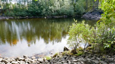 Karelia, Kuzey Rusya 'da çok güzel bir cumhuriyettir. Şelalesi ve eski bir yanardağı olan Girvas Milli Parkı.