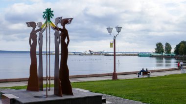 Petrozavodsk, Onega Gölü kıyısında güzel bir şehirdir. Kuzey Rusya 'da. Karelia 'nın en büyük şehridir.