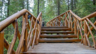 Ruskeala Şelalesi. Kuzey Rusya 'da, Karelia Cumhuriyeti' nde harika bir doğal park. Sortavala 'dan çok uzak değil..