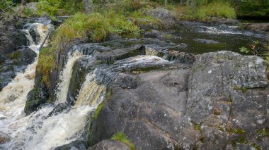 Ruskeala Şelalesi. Kuzey Rusya 'da, Karelia Cumhuriyeti' nde harika bir doğal park. Sortavala 'dan çok uzak değil..