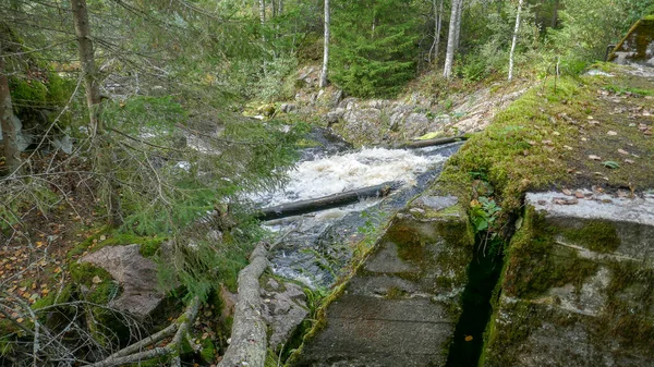 Prokinkoski Opuštěná Vodní Elektrárna Karelii Zde Velmi Krásný Vodopád Května — Stock fotografie