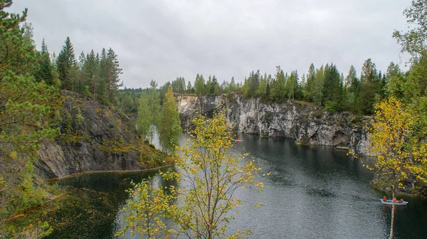 Ryska Norr Kanjonen Översvämmad Vatten Ruskeala Park Gorta Den Antika — Stockfoto