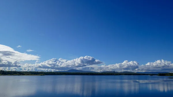 Rosyjska Północ Jest Bardzo Piękna Natura Murmańsku Jeziora Las Tundra — Zdjęcie stockowe