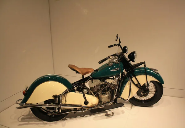 Güzel eski Hint motosikleti