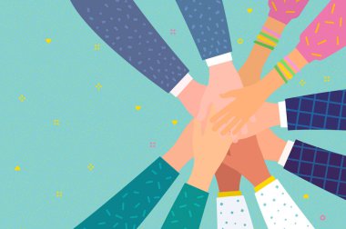 Takım çalışması kavramı. Birlik ve takım çalışmasını gösteren el destesi olan arkadaşlar