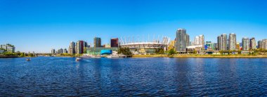 Şehir Vancouver, British Columbia, False Creek giriş--dan açık yaz gününde görülen Kanada manzarası 