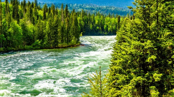 Runoff Primaverile Nel Fiume Clearwater Nel Parco Provinciale Wells Gray — Foto Stock