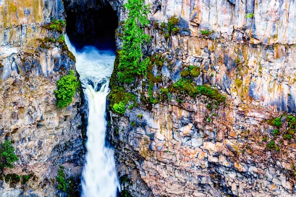 Bela Spahats Falls Wells Gray Provincial Park Canadá Flui Sobre — Fotografia de Stock