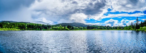 Panorama Little Heffley Lake Pequeno Lago Pesca Heffley Sun Peaks — Fotografia de Stock