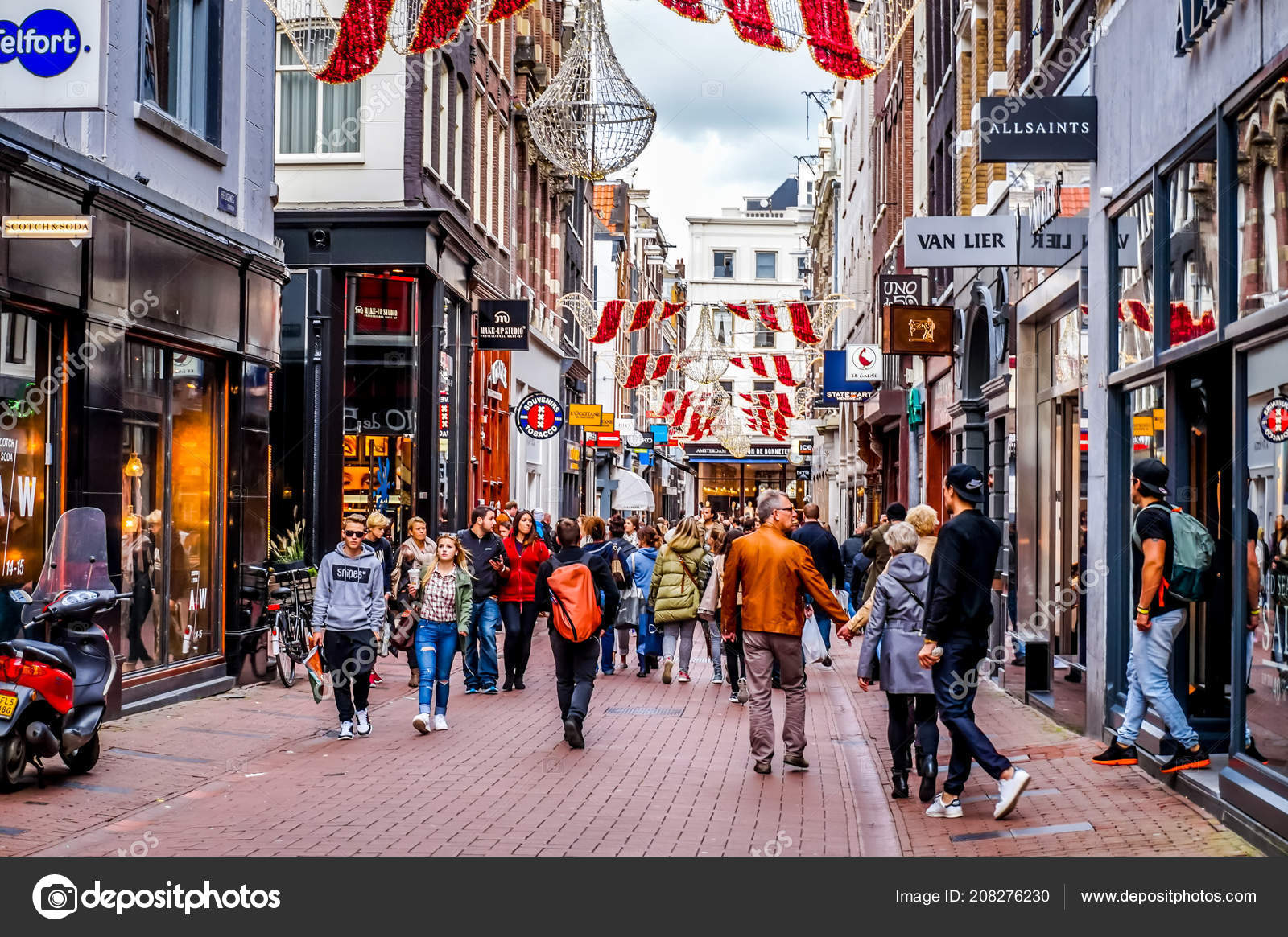 Busy Kalverstraat Famous Shopping Street Center Old City Amsterdam Nice