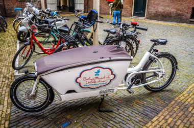 Bisiklet her türlü ve şekiller, eski şehir merkezi Amsterdam, şehrin ulaşım ana mod Bikes are