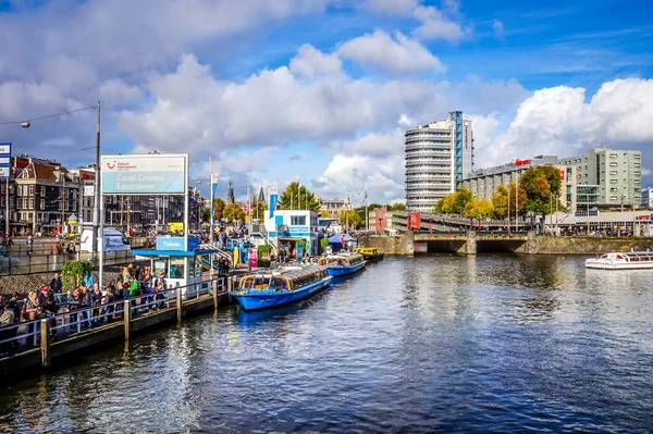 Canal Cruise Terminal Tegenover Centraal Station Prins Hendrikkade Het Hart — Stockfoto
