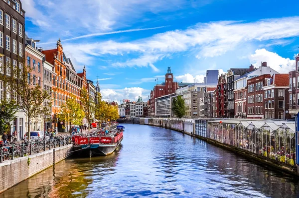 Onun Büyük Tarihi Evleri Birçok Bahçe Merkezi Seralar Amsterdam Şehir — Stok fotoğraf