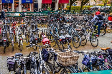 Eski Hansa Zwolle Hollanda merkezinde Park motosiklet Hollanda tipik çok oy alan 