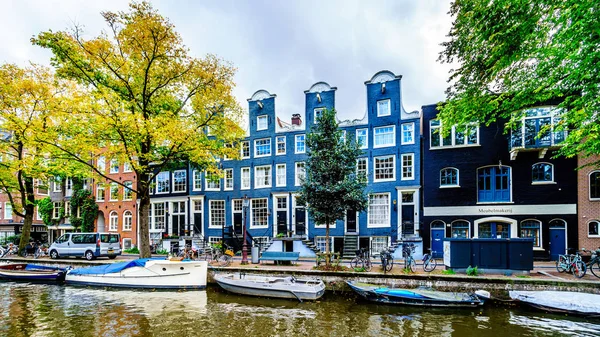 Amsterdam Olanda Septembrie 2018 Classic Neck Gable Houses Lungul Canalului — Fotografie, imagine de stoc