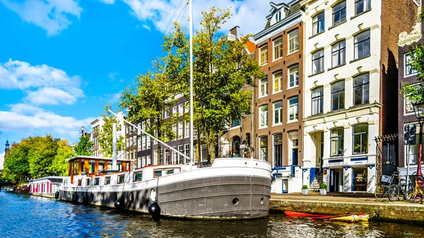 アムステルダム オランダ 2018 多くの歴史的な家 ボート アムステルダム市内中心部の商業船を喜び プリンセン 王子運河 — ストック写真
