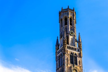 Gruuthuse Müzesi (Belford) kule mavi gökyüzü, Bruges, Belçika tarihi Ortaçağ şehir merkezinde karşı