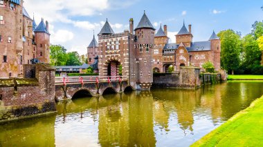 Haarzuilens, Utrecht/Hollanda - 1 Ekim 2018: bir hendek tarafından çevrili muhteşem kale De Haar 14. yüzyılda kale tamamen yeniden yüzyıl sonlarında 19