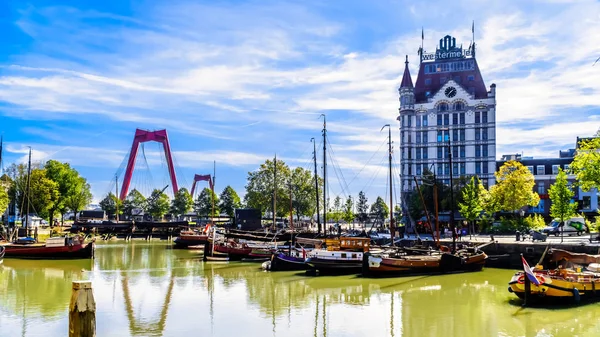 Rotterdam Nederländerna September 2018 Historiska Byggnader Och Historiska Kanalbåtar Staden — Stockfoto