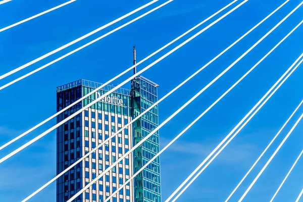 Rotterdam Netherlands September 2018 Moderna Arkitektoniska Hög Stiga Byggnader Sedd — Stockfoto