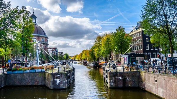 Ámsterdam Holanda Septentrional Países Bajos Octubre 2018 Canal Singelgracht Con —  Fotos de Stock