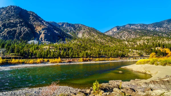 Fall Colors Surrounding Thompson River Goldpan Provincial Park Fraser Canyon — Stock Photo, Image