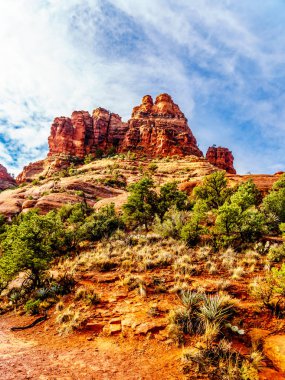 Bell Rock, ünlü kırmızı kayalar köyü Oak Creek ve Sedona Kuzey Arizona'nın Coconino National Forest, Amerika Birleşik Devletleri içinde arasında