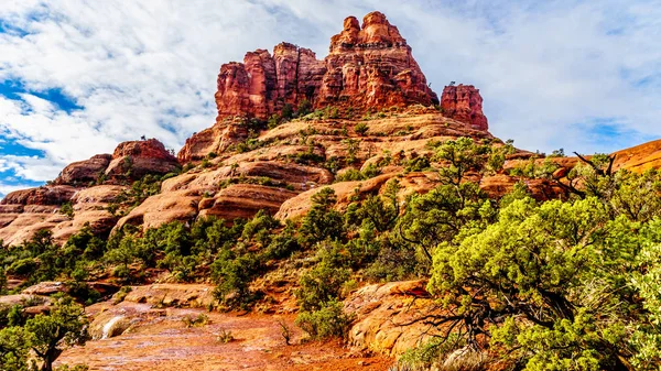 Bell Rock, ünlü kırmızı kayalar köyü Oak Creek ve Sedona Kuzey Arizona'nın Coconino National Forest, Amerika Birleşik Devletleri içinde arasında