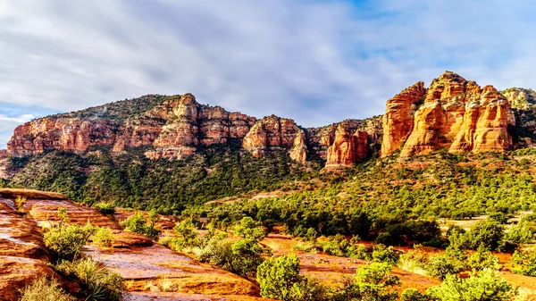 Farbenfroher Kathedralenfelsen Zwischen Dem Dorf Eichenbach Und Sedona Norden Arizonas — Stockfoto