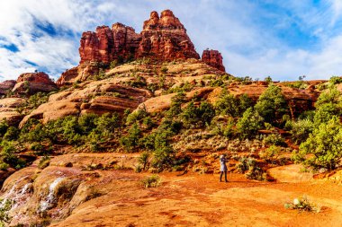 Bell Rock, ünlü kırmızı kayalar köyü Oak Creek ve Sedona Kuzey Arizona'nın Coconino National Forest, Amerika Birleşik Devletleri içinde arasında